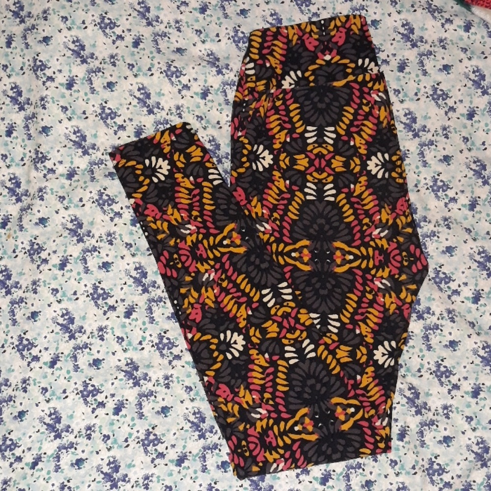 Lularoe legging black and orange One size